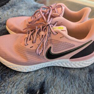 Nike Revolution 5 Ext Pink And Black